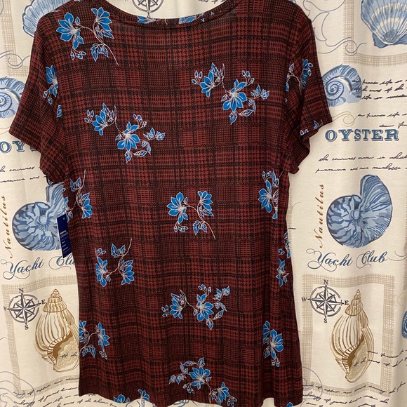 Top - Picture 2 of 2